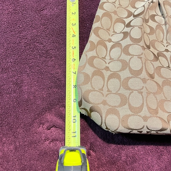 👜 Coach Signature Tote with Pink Stripe – Classic & Functional! 👜 - Picture 11 of 11